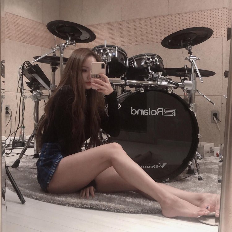 Кореянка на барабанах a-Yeon