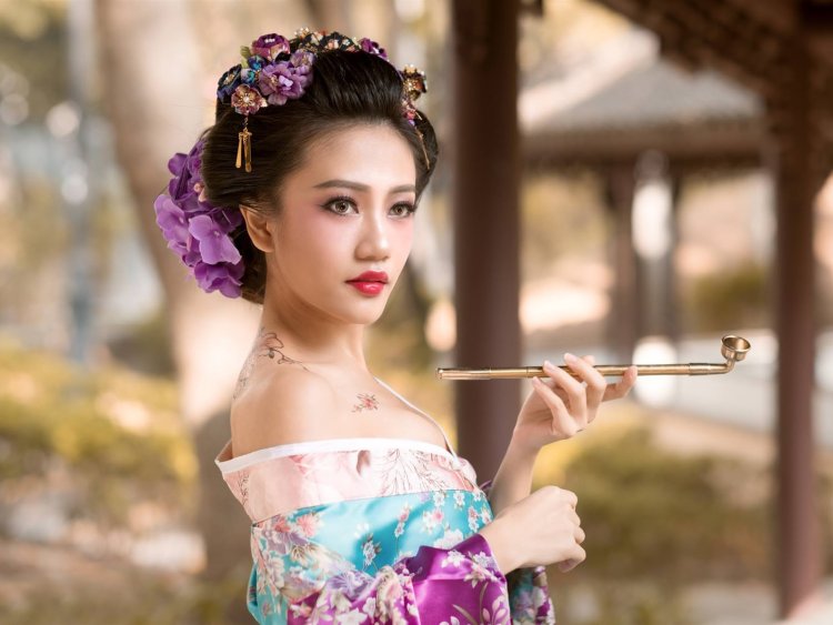 Гейша с зонтом