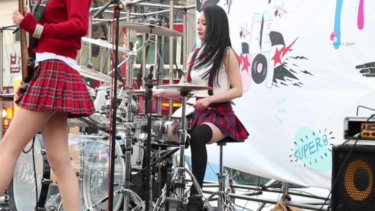 Барабанщица виртуоз из Тайваня