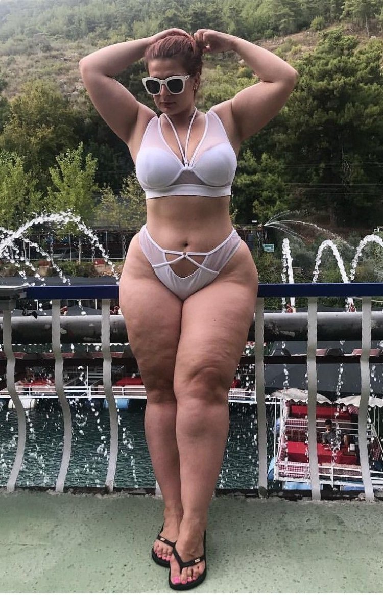 Plus model Кайла Джейн