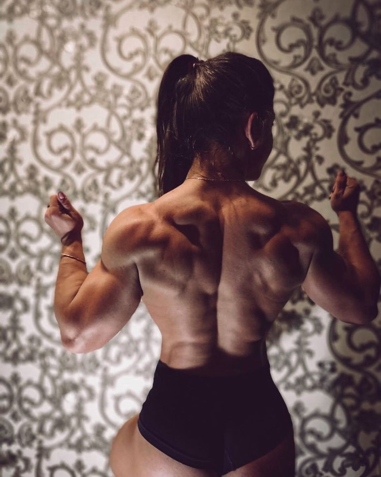 Анастасия Леонова бодифитнес