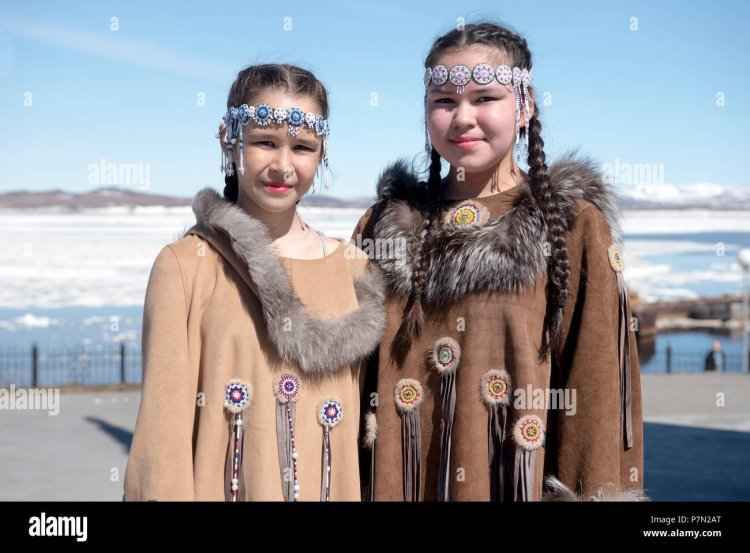 Чукотские девушки в купальнике