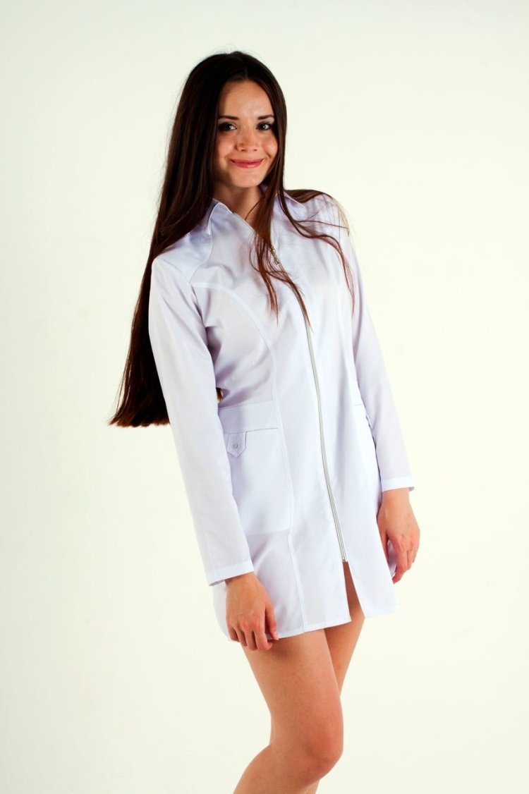 Короткий медицинский халат