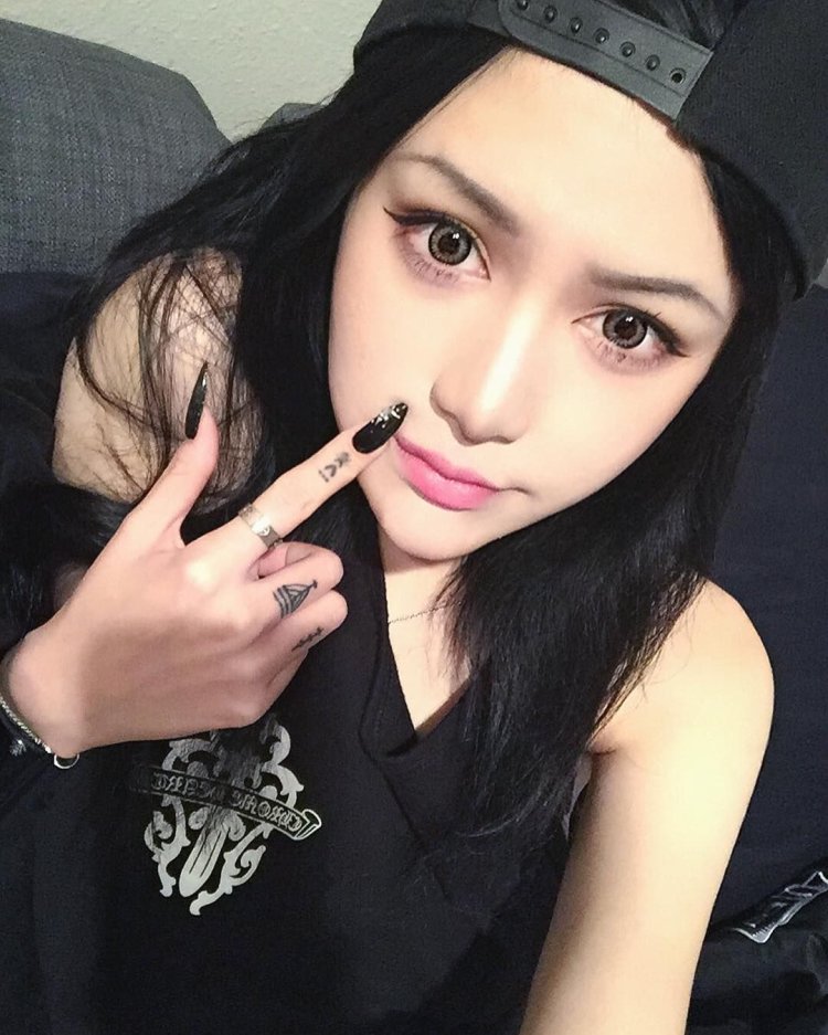 Kina Shen без макияжа