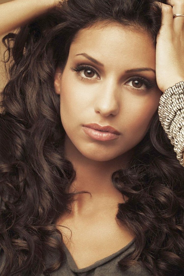 Айше Серфираз