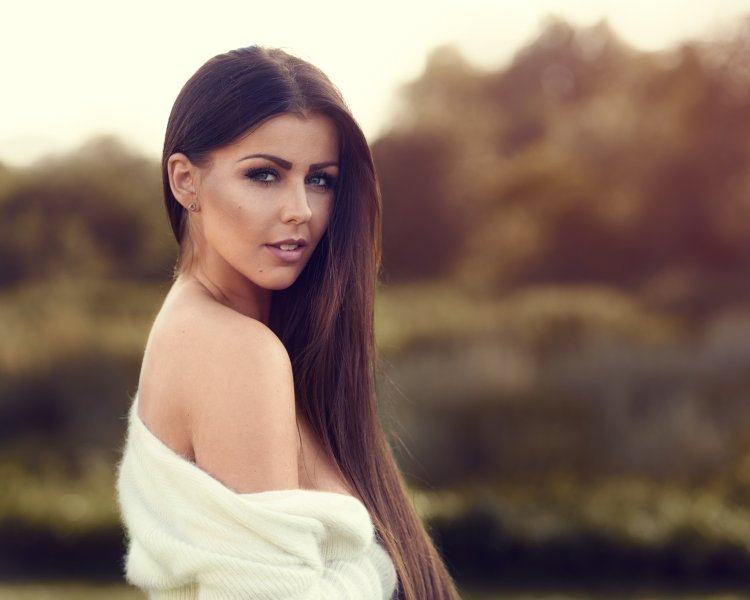 Красивые плечи у девушек