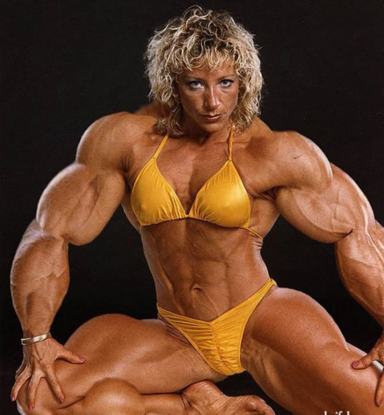 Бодибилдерша Джоанна Томас