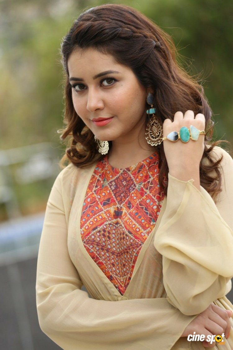 Tara yazdi модель