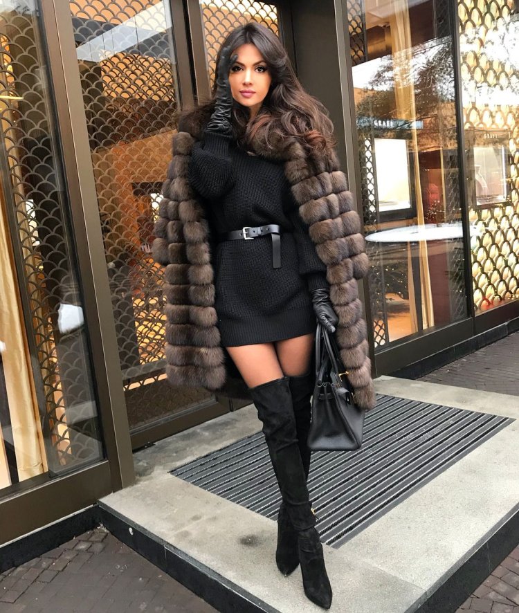 Мила Сивацкая в ботфортах