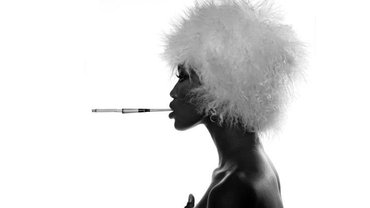 Дама с мундштуком