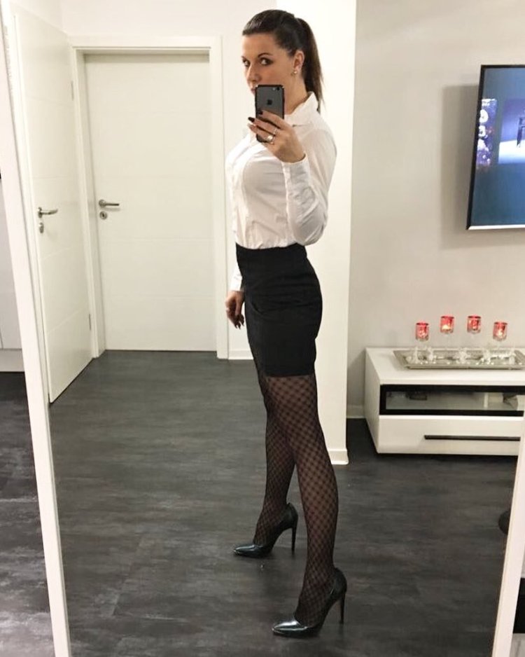 Кожаная юбка карандаш и топ