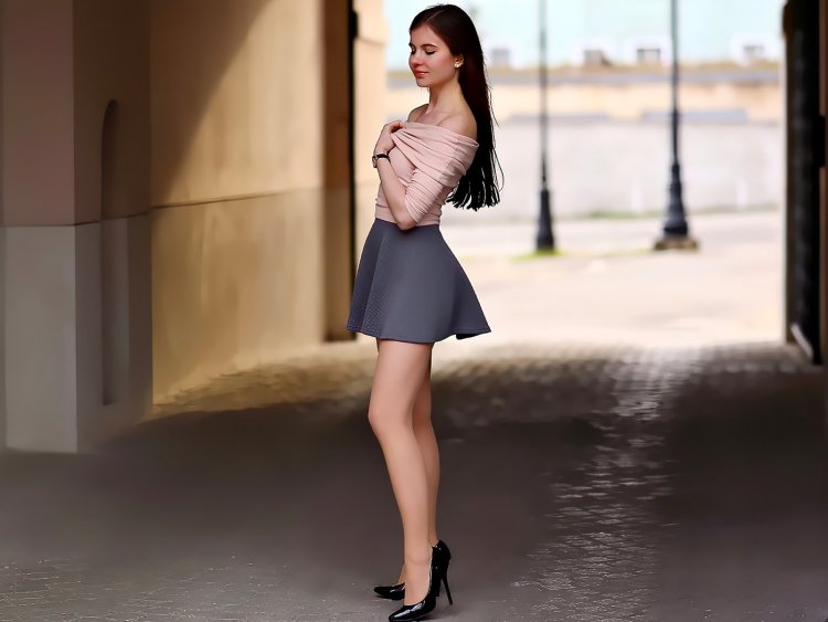 Мини юбка и черные колготки