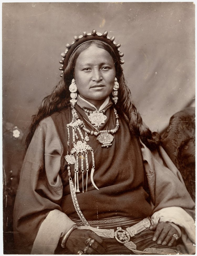 Тибетская модель Цунайна полный рост