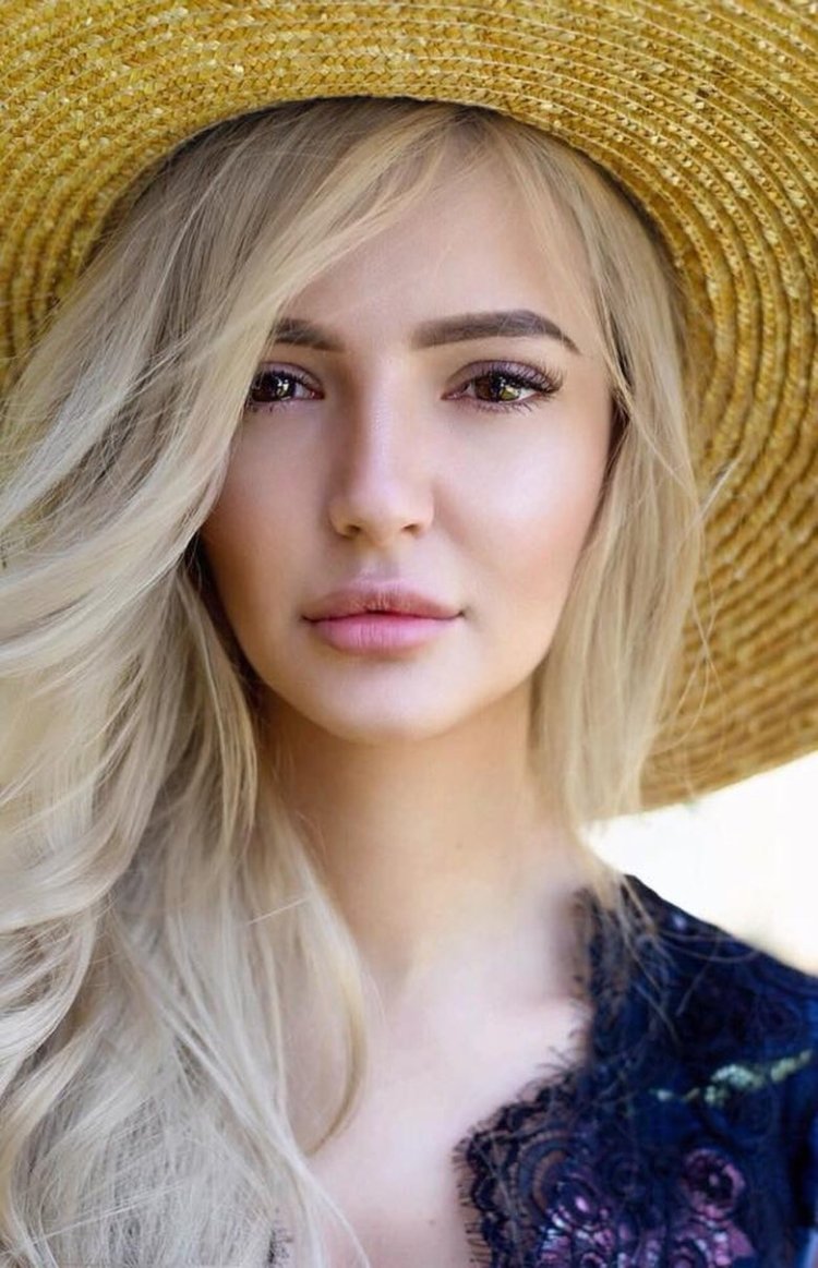 Михаэла Дин