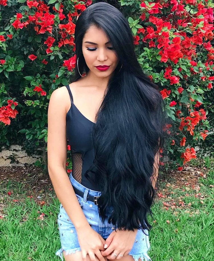 Длинные черные волосы