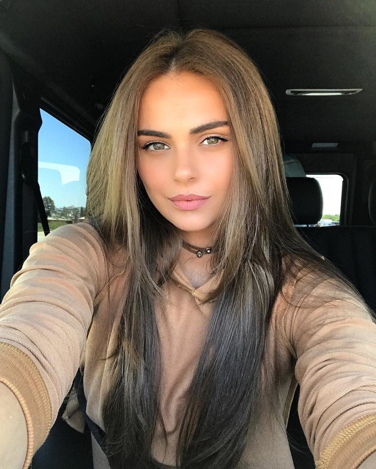 Длинные черные волосы