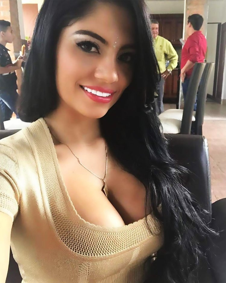 Katya Elise Henry селфи