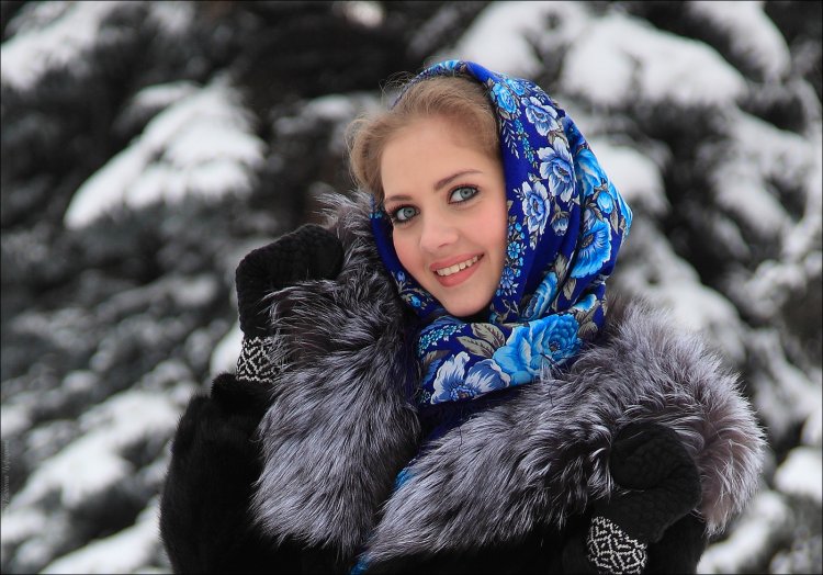 Брюнетка зимой