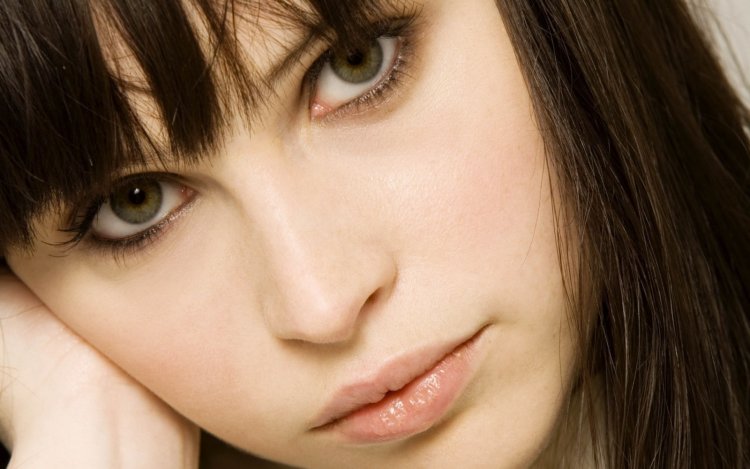 Kiera Winters лицо