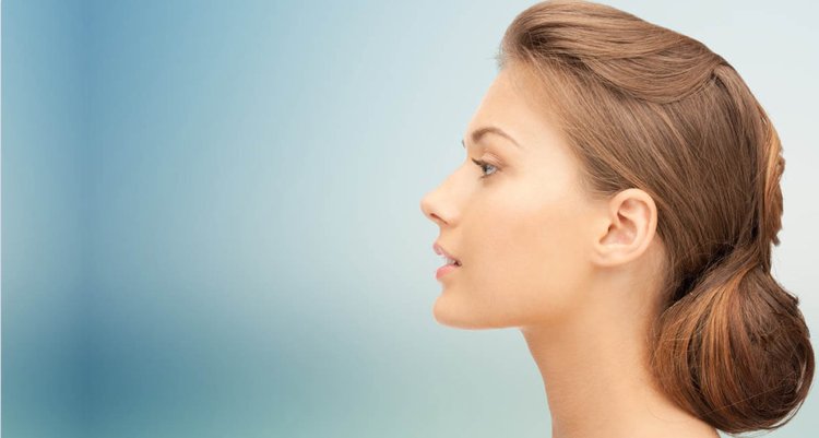 Женское лицо в профиль