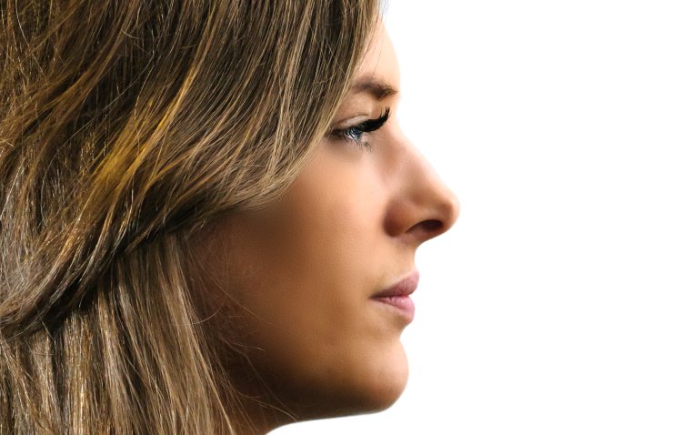 Женщина в профиль