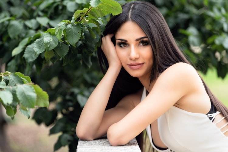 Офелия Гюлназарян армянка