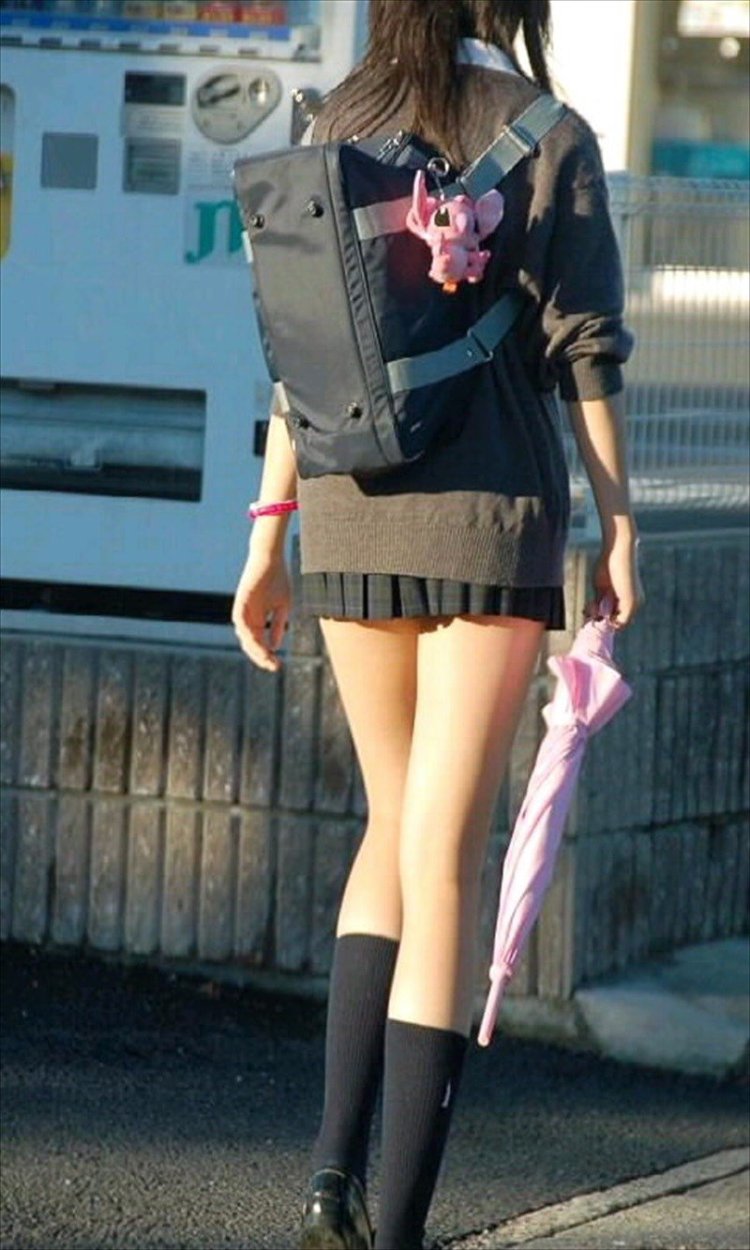 Японские женщины в коротких юбках