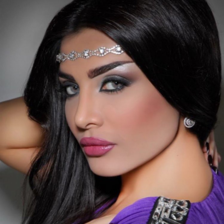 Кувейтская телеведущая Амаль Аль-Авади