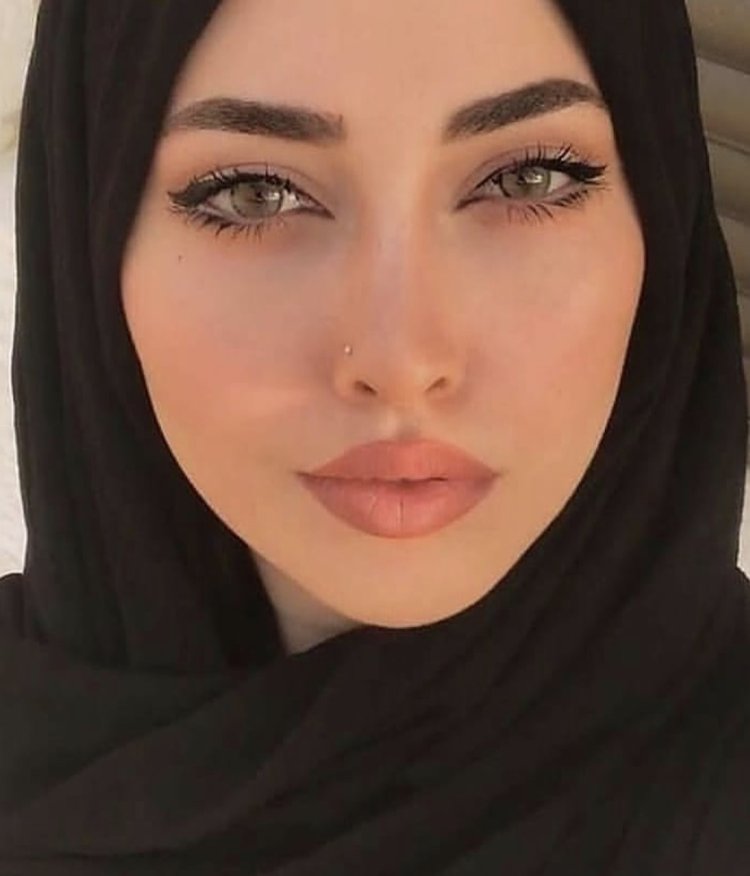 Девушка в пустыни