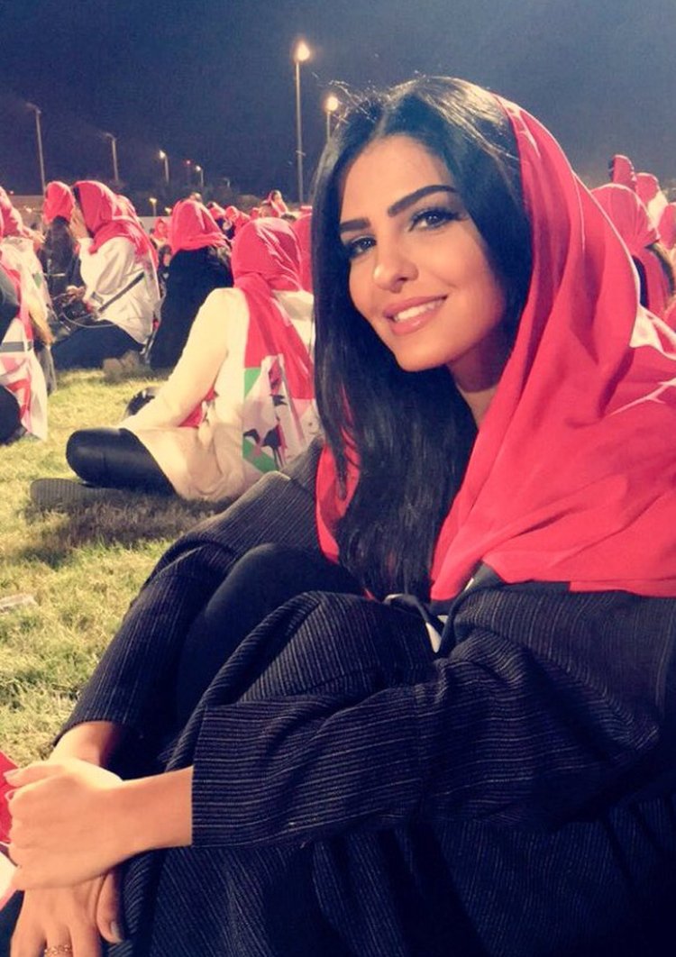 Нита Кузьмина в бейсболке