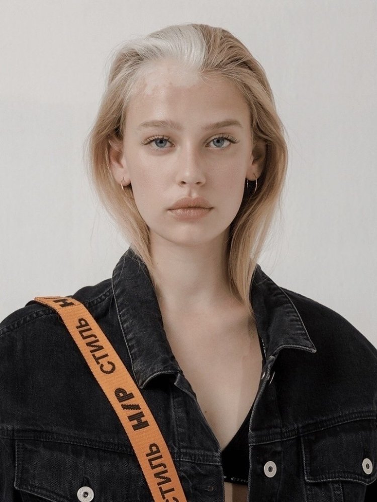 Девушки до и после макияжа