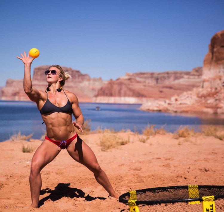 Chyanne Eve фитнес модель