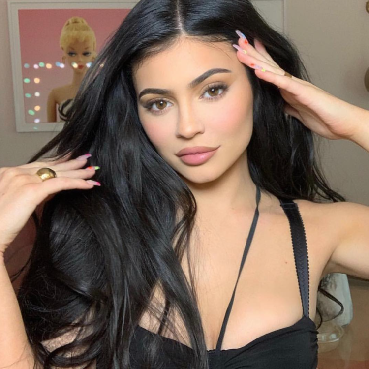 Кайли Дженнер 2019 селфи