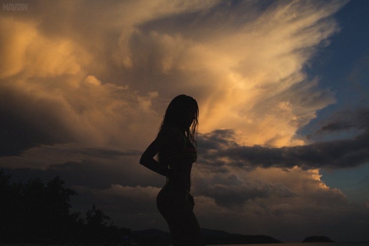 Девушка и ночь