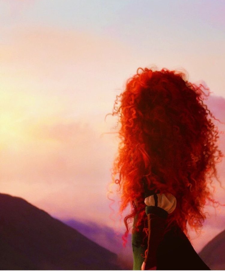 Черные кудрявые волосы