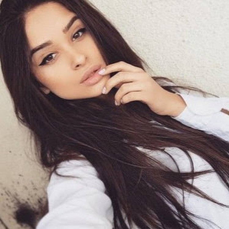 Девушки в обтягивающих платьях