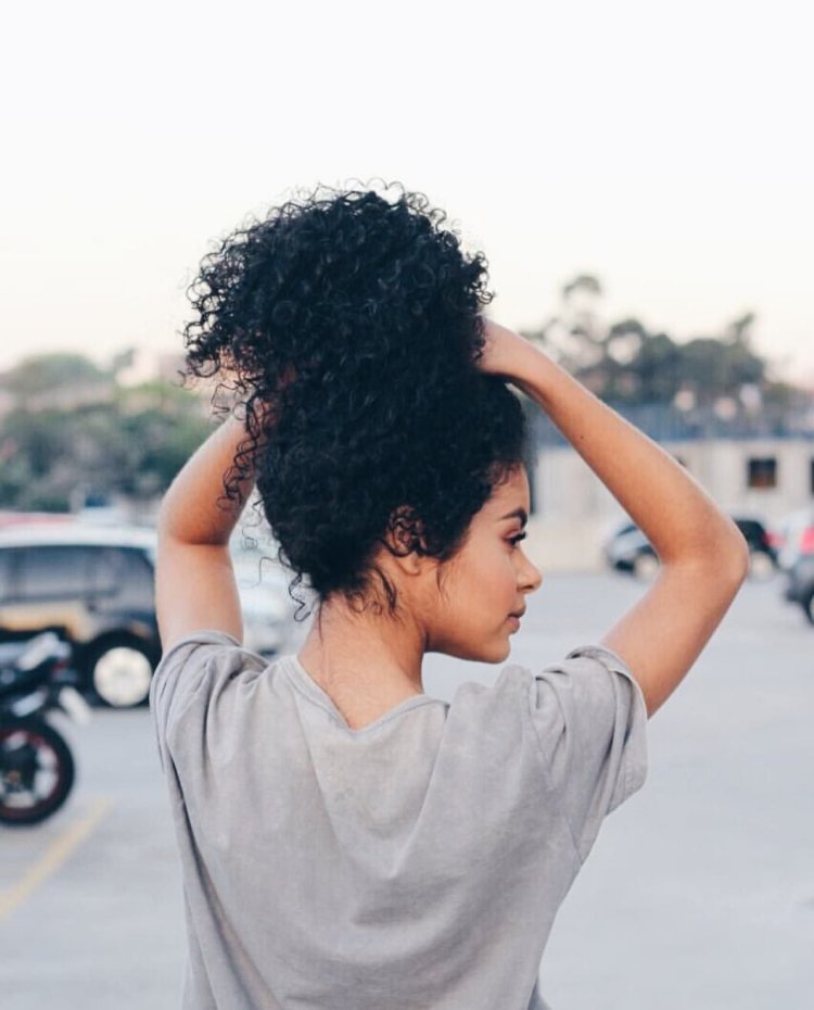 Селфи кудрявой девушки