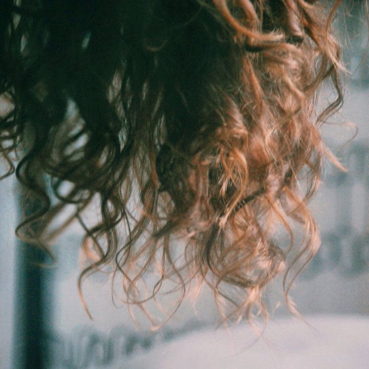 Кудрявые волосы Эстетика