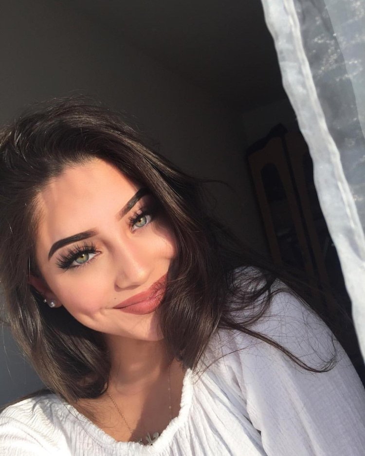 Самые красивые девушки селфи