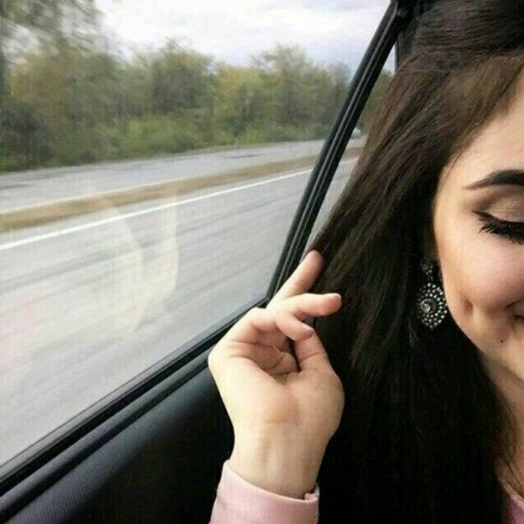 Девушка кавказская