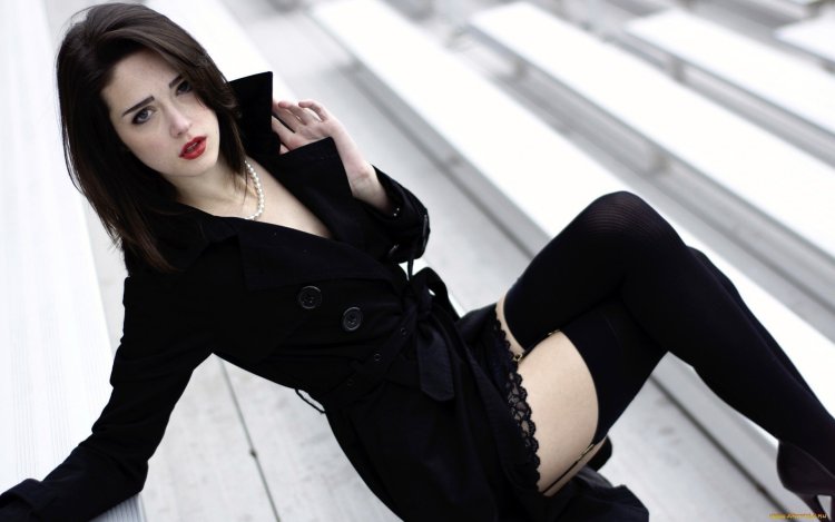 Луиза Блэк модель