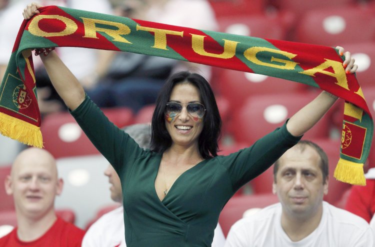 Болельщицы сборной Португалии по футболу