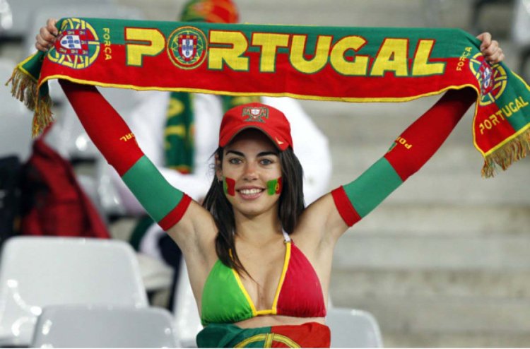 Болельщицы сборной Португалии
