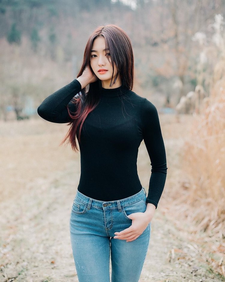 Красивые Японочки в коротких платьях