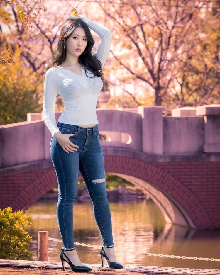 Красивые азиатки в шортах