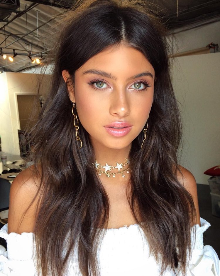 Модель Наргис Амелина