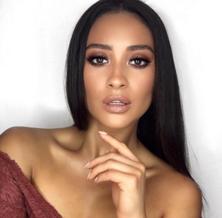 Шей Митчелл макияж