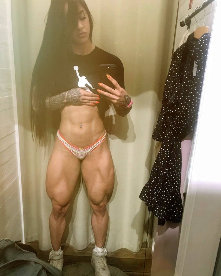 Модели Бахар Набиевой