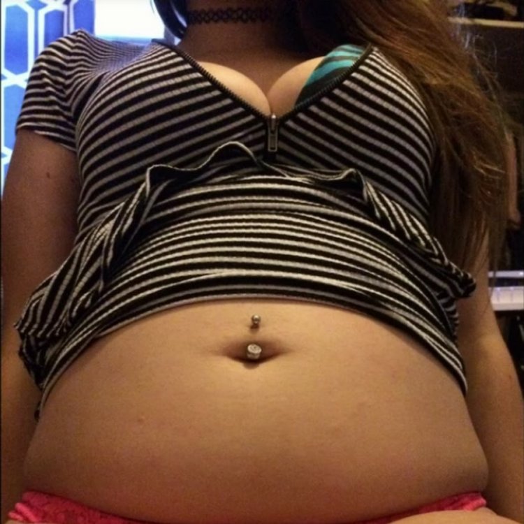 Пухленький животик