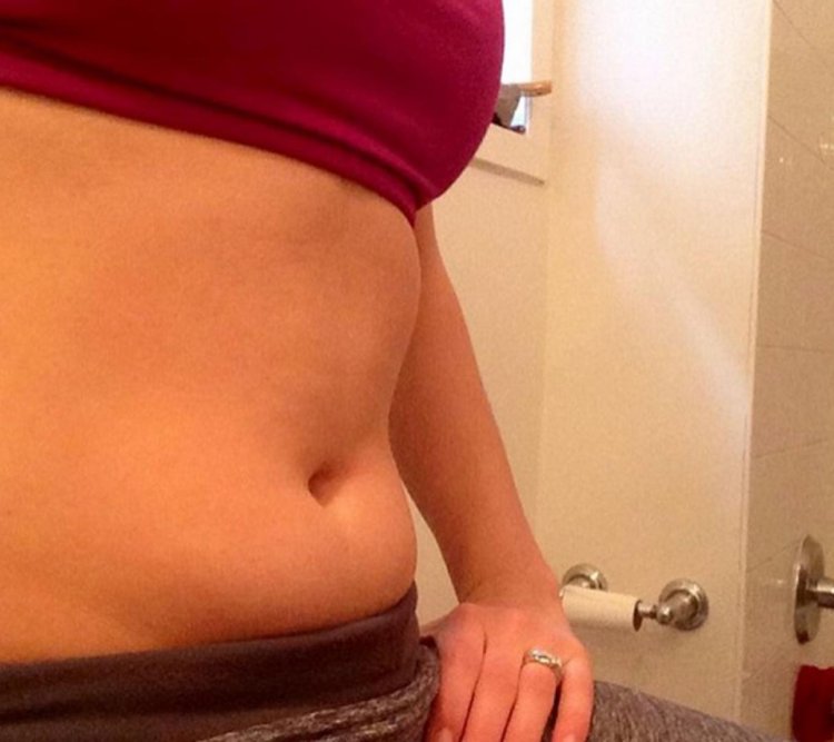 Небольшой животик